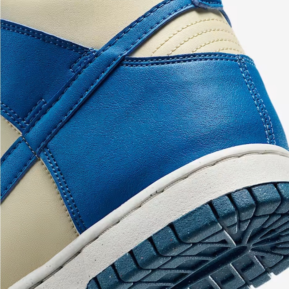 Nike Dunk High - Picture 8 of 9
